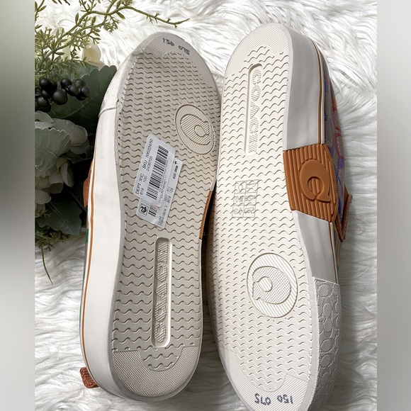 COACH
Men's Skate Rainbow Logo Print Slip-On Sneakers - Picture 8 of 9